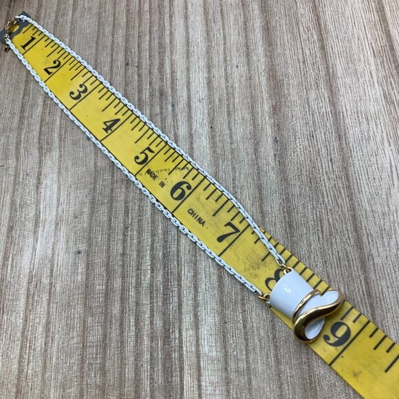 Monet Vintage Top Hat White Enamel Gold Tone Necklace - Picture 6 of 8